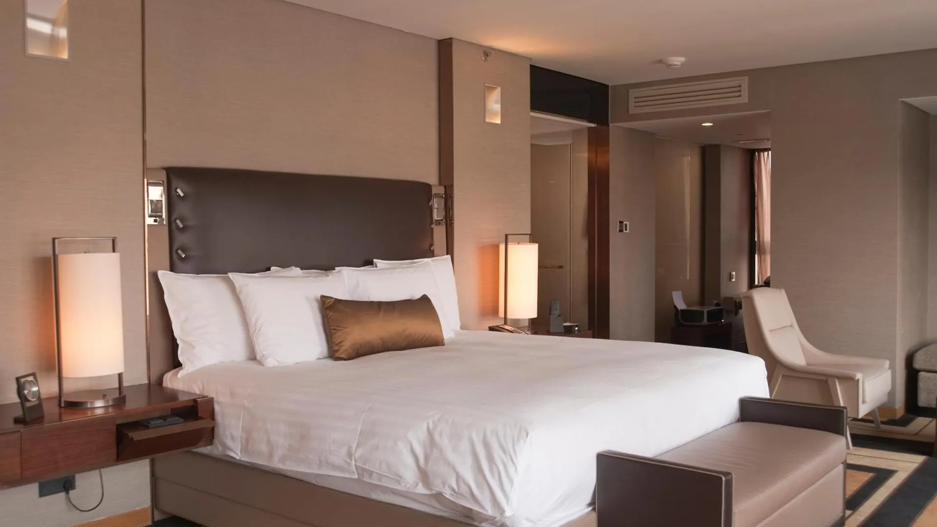 Hotel Rosewood Near Delhi Airport New Delhi 4*,  India