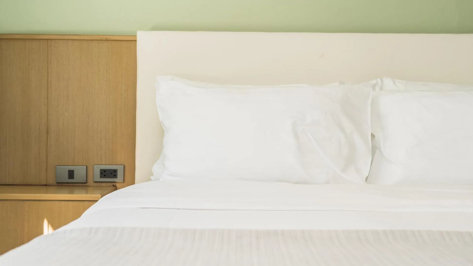 ****  Hotel Rosewood Near Delhi Airport New Delhi India